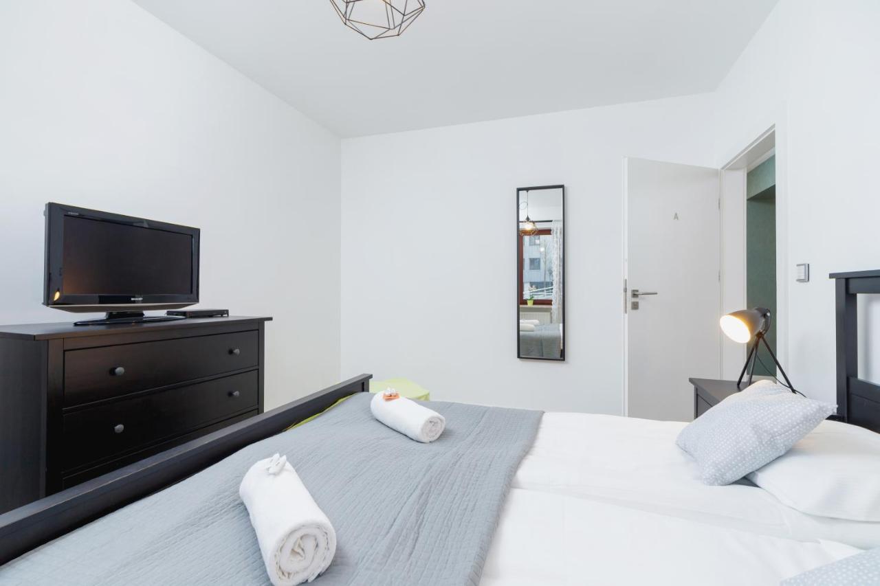 Premium Apartment Ludwinowska Krakow By Noclegi Renters Esterno foto